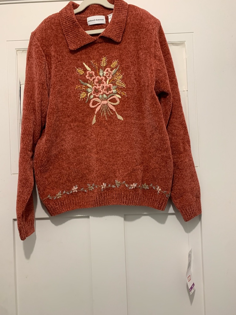 ALFRED DUNNER. Style Rust Floral Embroidered Sweater -S